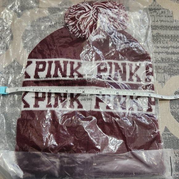 NEW Victoria’s Secret PINK burgundy pom pom beanie - Picture 2 of 4